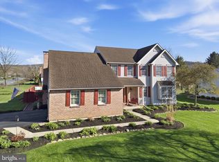 441 Troy Dr, Blandon, PA