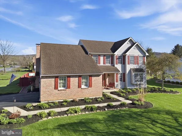 441 Troy Dr, Blandon, PA 19510