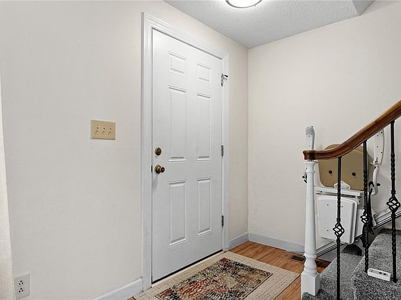 5th image of 2701 N Kings Arms Cir