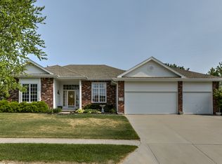 21309 Hampton Dr, Gretna, NE 68028