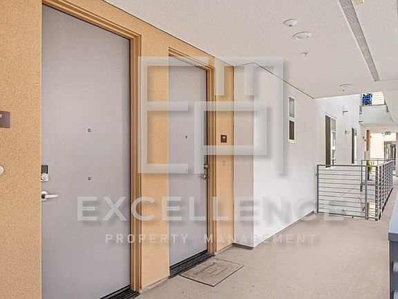 2nd image of 263 Llano De Los Robles Ave Unit 6