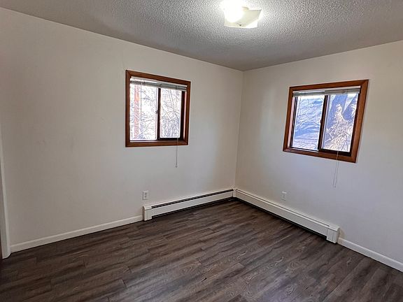 5th image of 825 E 7th St APT 8