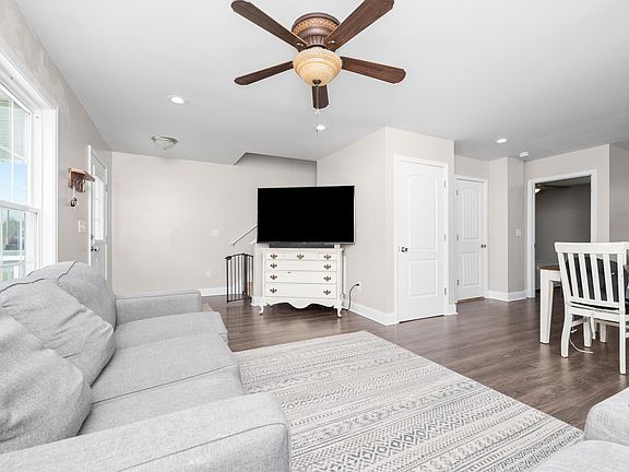 5th image of 121 Forrester Dr