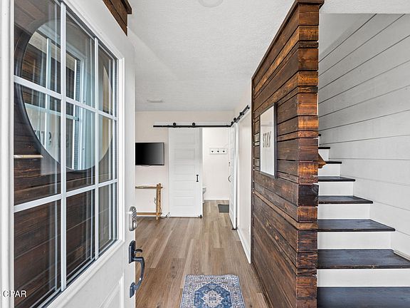 4th image of 5812 Beach Dr #A