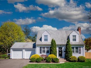 26 Briarwood Rd, West Hartford, CT 06107
