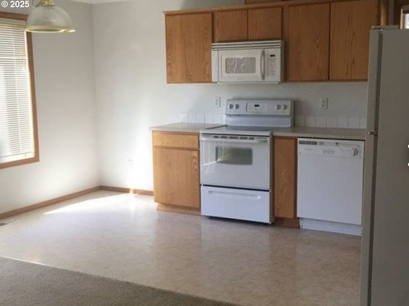 2143 Dorsey Dr S #2145, Hubbard, OR 97032