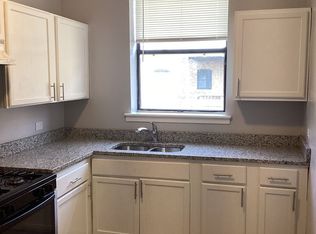 370 E 60th St APT 301, Chicago, IL 60637