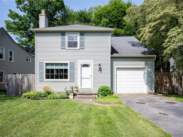99 Dale Rd, Rochester, NY 14625