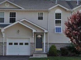 18 Ferndale Ln, Hamburg, NJ 07419