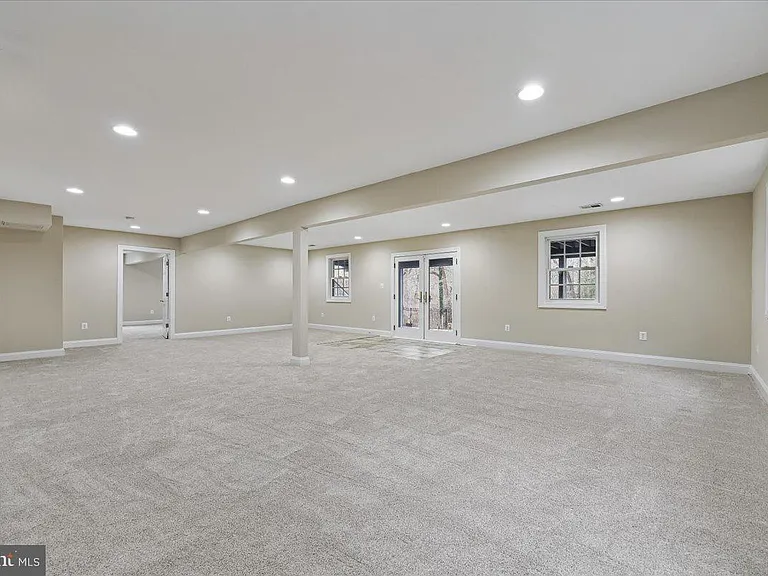 4902 Derussey Pkwy — Photo 82