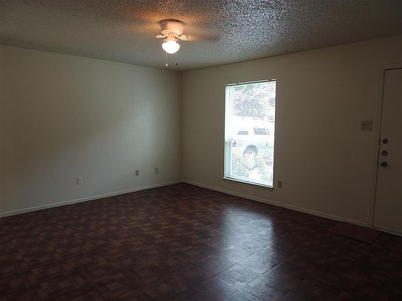 2nd image of 1422 Bob White Dr
