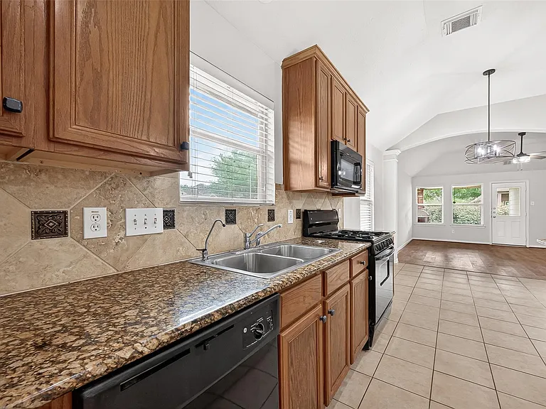 6030 Wildbriar Ln — Photo 17