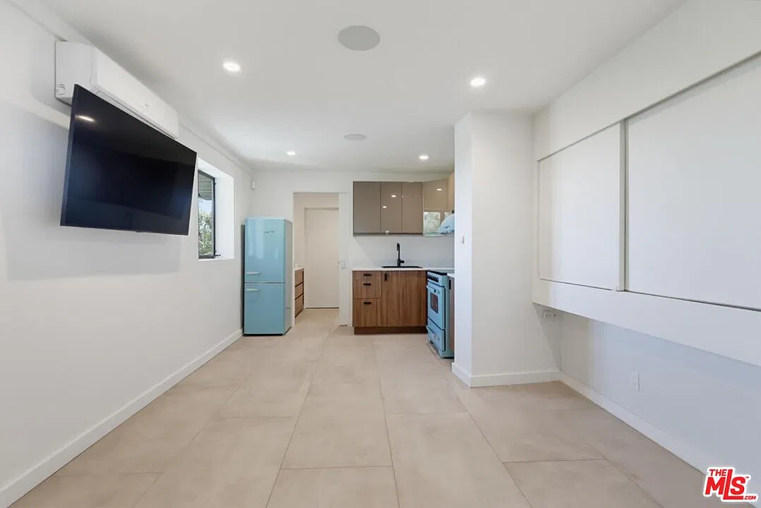 Studio, 1.0 bath, 400 sqft, $2,500 — Photo 1