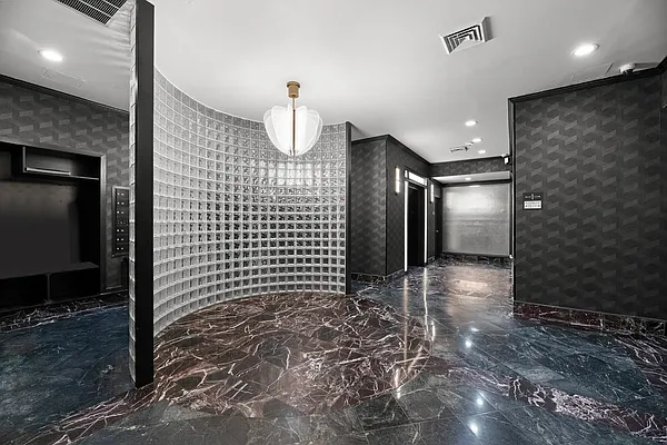 Rented by Mossanen Group | media 26