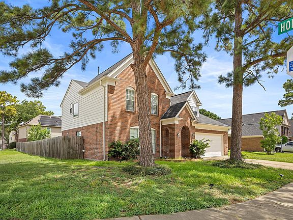 3rd image of 18058 Berry Branch Dr