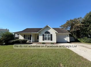 423 Northwoods Dr, Raeford, NC 28376