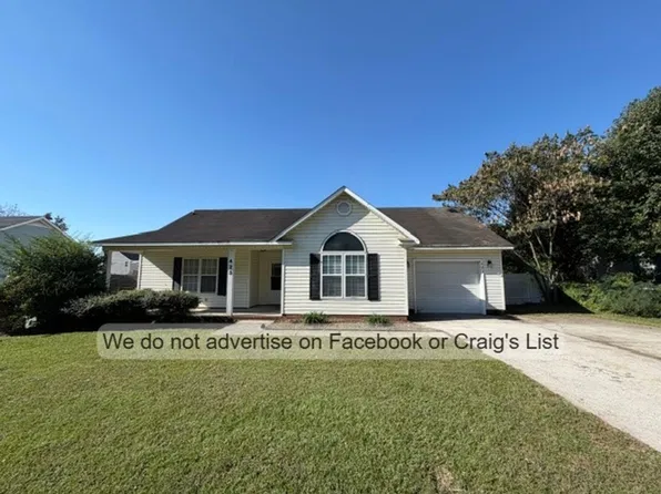 423 Northwoods Dr, Raeford, NC 28376