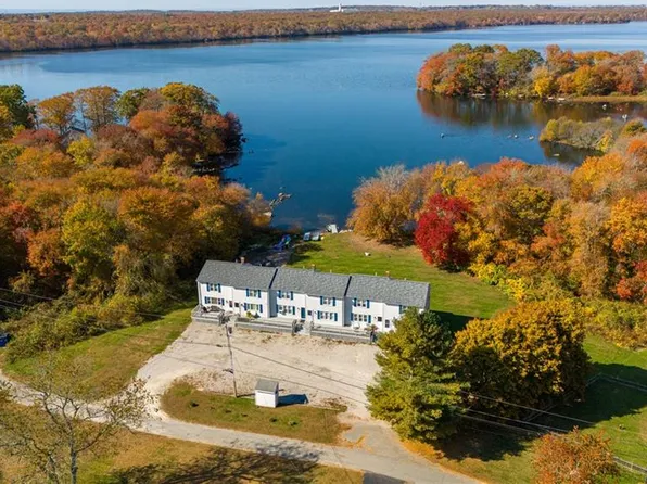 1125 Stafford Rd APT 5, Tiverton, RI 02878
