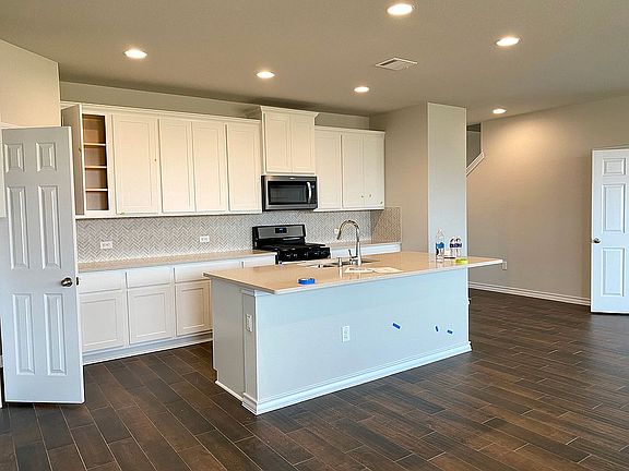 3rd image of 7608 Vidrine St