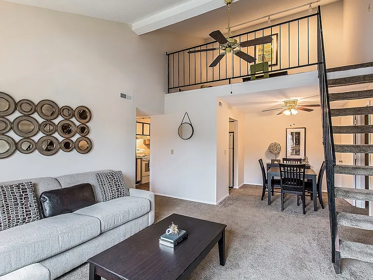 Ivy Loft - Living Room