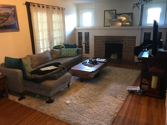3rd image of 5421 Winthrop Ave
