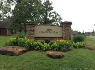 22017 Cliffside Pl, Claremore, OK 74019