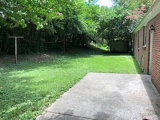 3 bed, 1050 sqft, $2,000 — Photo 3