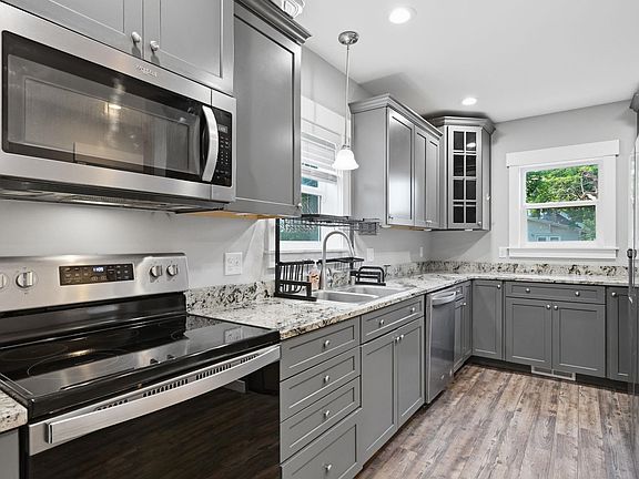 3rd image of 721 W Dalton Ave