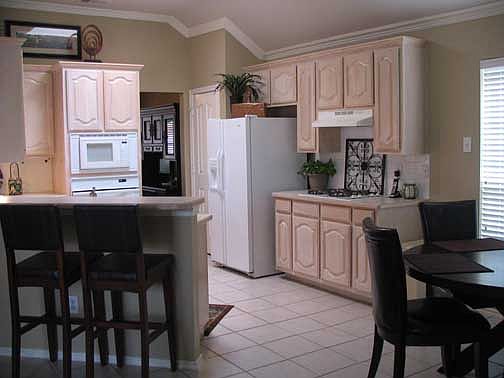 kitchen (old fridge)