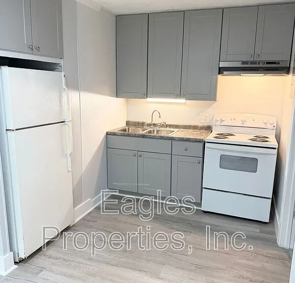 1901 E Peachtree St #C — Photo 2