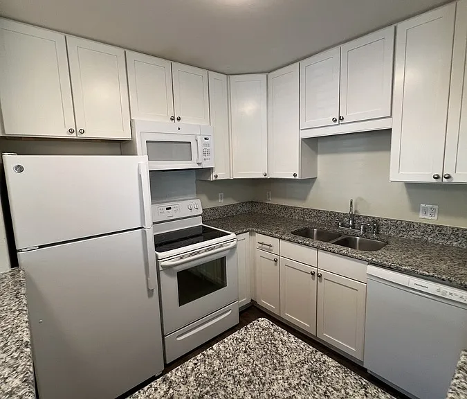 131 41st Ave N - The Pearl on First — Photo 3
