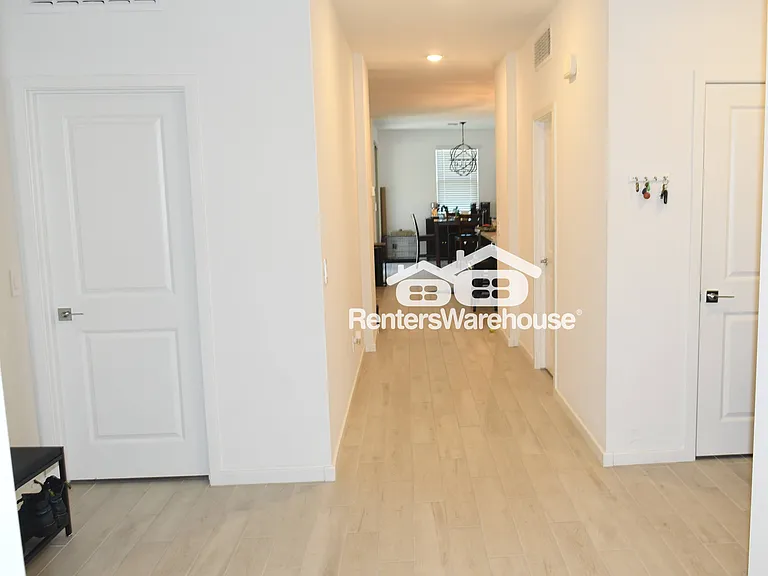 16009 W Cottontail Ln — Photo 3