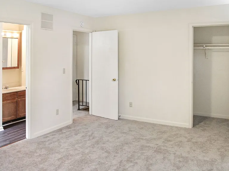 2455 Whitney Ct — Photo 10