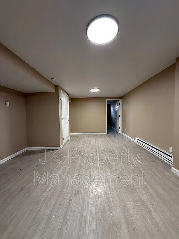 1 bed, 1.0 bath, $915 — Photo 4