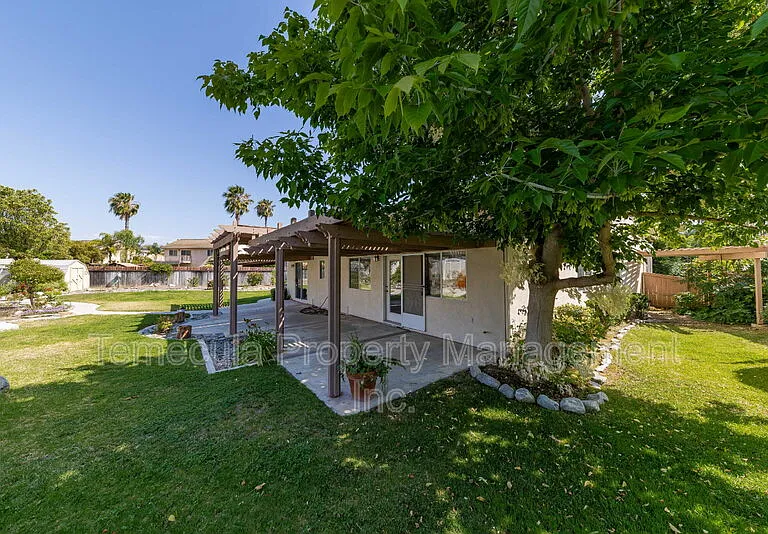 26440 Saint Ives Ct — Photo 15