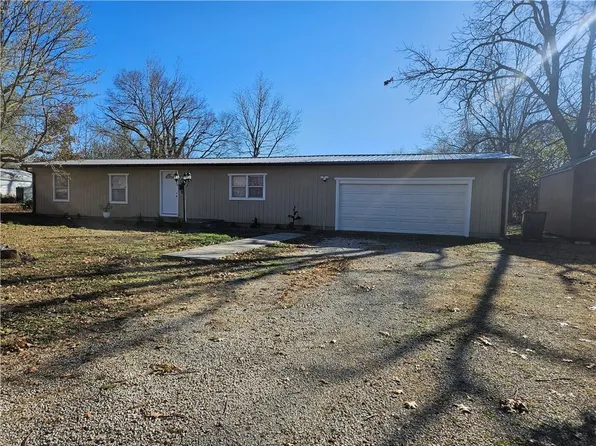 624 E 10th St, Fort Scott, KS 66701