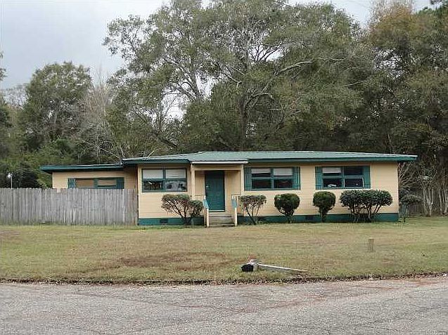 2nd image of 1709 Wolf Ridge Rd