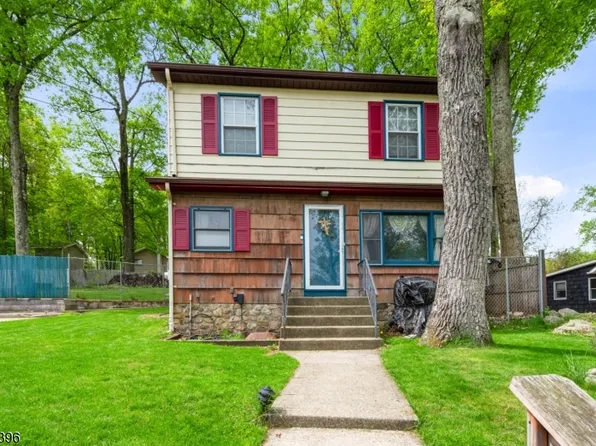 19 E Shore Rd, Jefferson Twp., NJ 07849