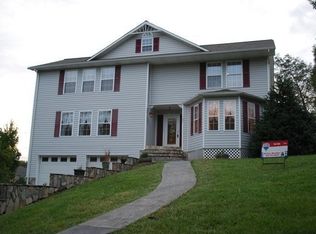 121 Lafayette Cir, Elizabethton, TN 37643