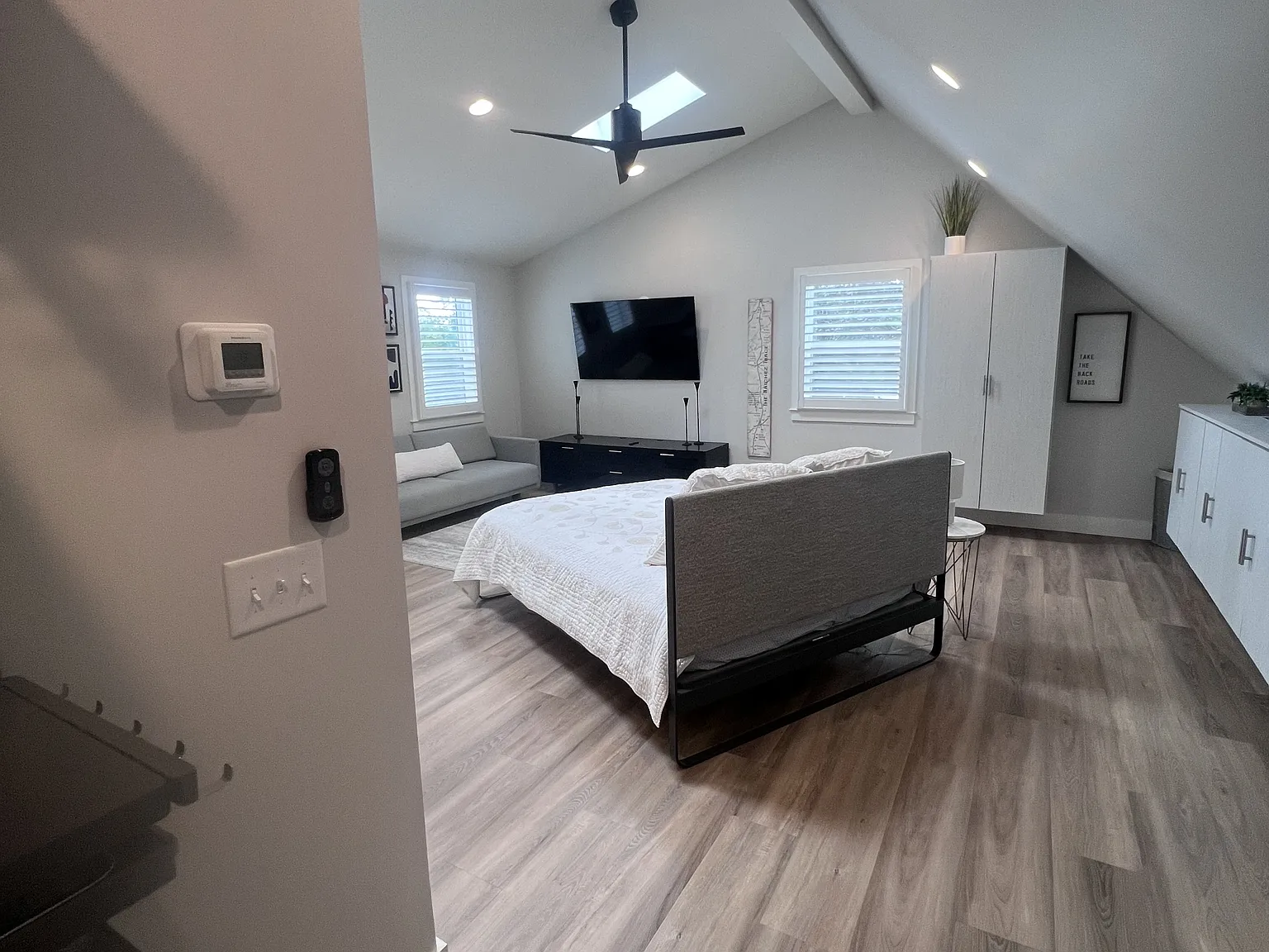 305B Bel Aire Drive - Studio — Photo 3