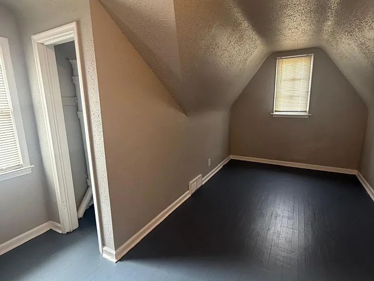 10030 Abington Ave — Photo 8