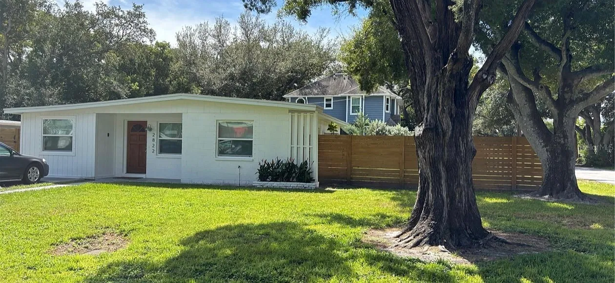 3 bed, 1302 sqft, $3,200 — Photo 1