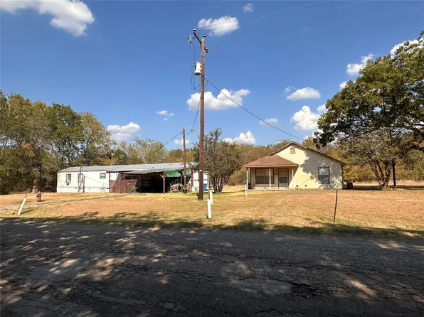 520 N Martin Luther King Ave, Wortham, TX 76693