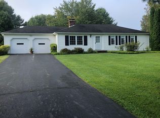 178 Lakeview Ln, Chagrin Falls, OH 44022