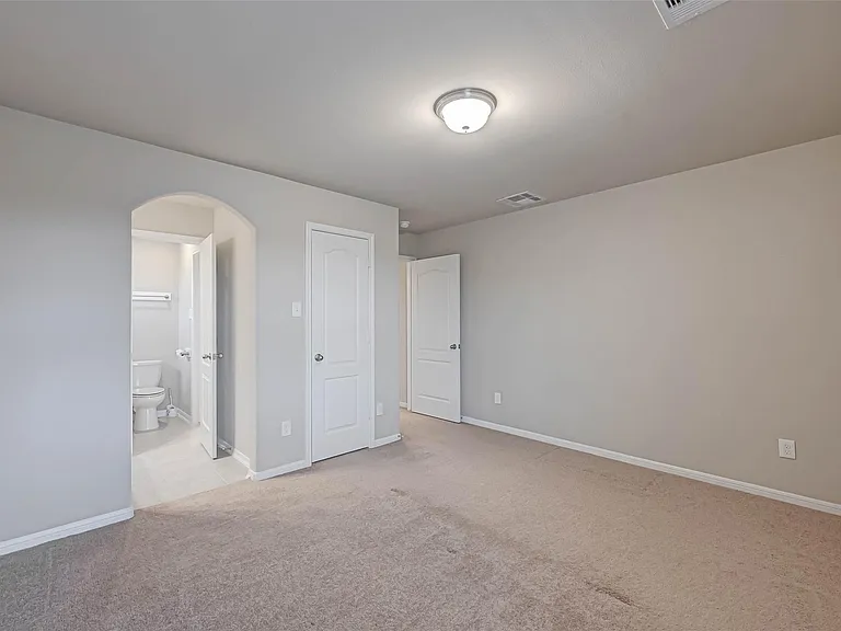 2111 Post Oak Ct — Photo 31