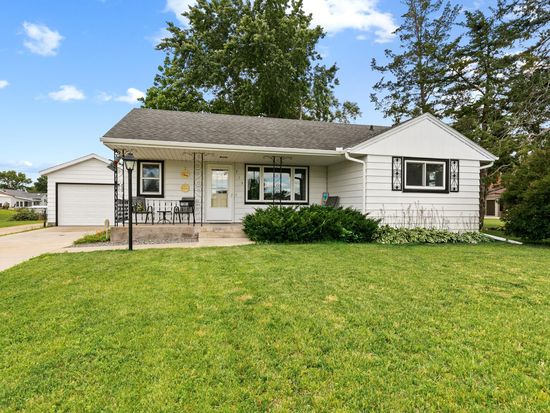 715 Country Club Rd, Sauk Centre, MN 56378