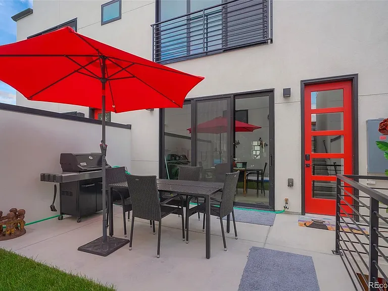1734 Meade St — Photo 32