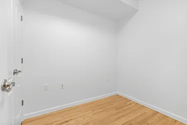 Rented by Thomas Lipovetsky, LREB