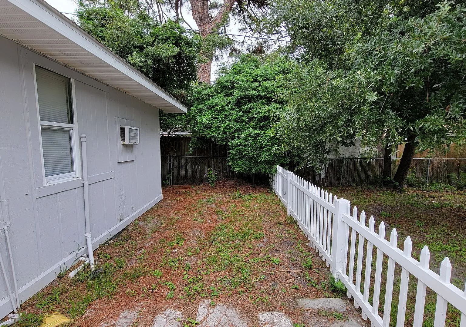 905 East Avenue — Photo 2