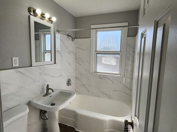 4th image of 1832 Forest Hills Blvd #1864